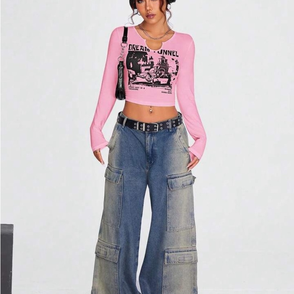 SHEIN Pink Graphic Long Sleeve Crop Top - Picture 2 of 6